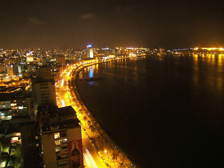 Foto Noturna da Cidade de Luando Capital de Angola
