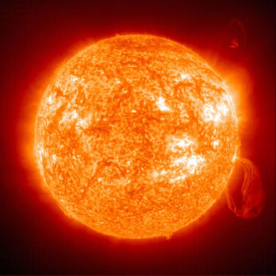 O Sol, Como A Maioria Das Estrelas, É Uma Enorme Bola De Plasma. 
