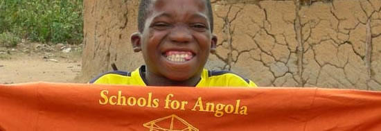 Rise International Precisa de Sua Doação para Continuar Construindo Escolas Rurais para Crianças em Angola