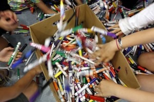 Marcadores Escolares Sendo Reciclados (Fonte: Crayon)