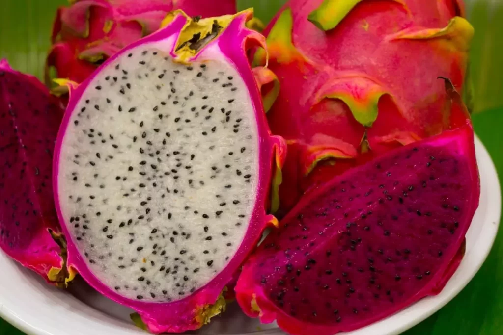 Os Benefícios de Consumir Frutas Diariamente - Pitaya-rica em vitaminas-nutrientes-antioxidantes